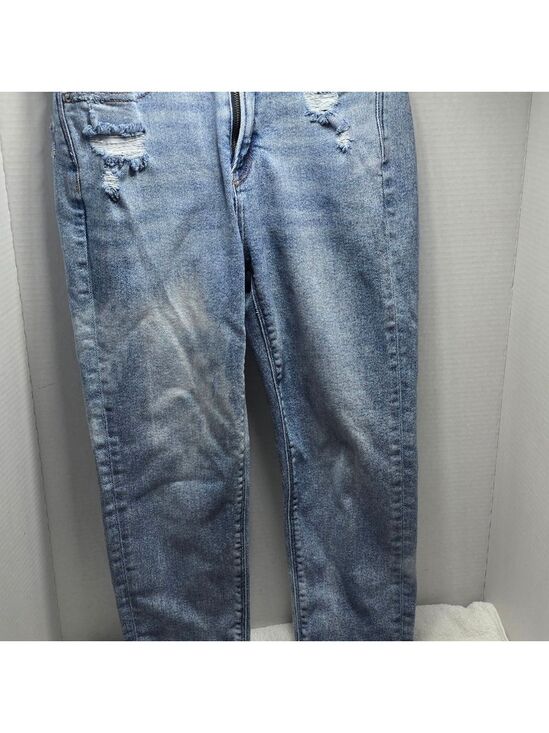 American Eagle Outfitters Denim - American Eagle Outfitters Light Blue Relaxed Jeans